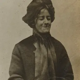 Portrait of Evelyn Manesta