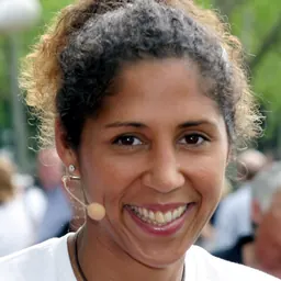 Portrait of Steffi Jones