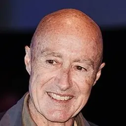 Portrait of Paul Tapsell