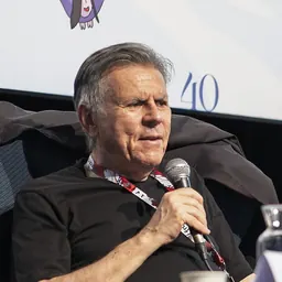 Portrait of Michael Hirsh