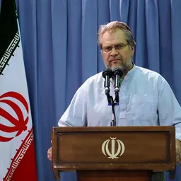Portrait of Nader Talebzadeh