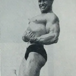Portrait of Roy Hilligenn