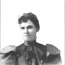Portrait of Lizzie Holmes