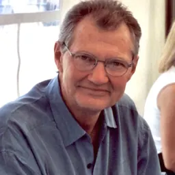 Portrait of Andrew Robinson