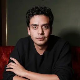 Portrait of Jayro Bustamante