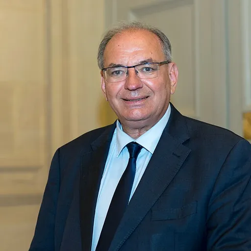 Portrait of Bernard Perrut